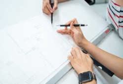 一級建造師建筑專業(yè)一年能掙多少？