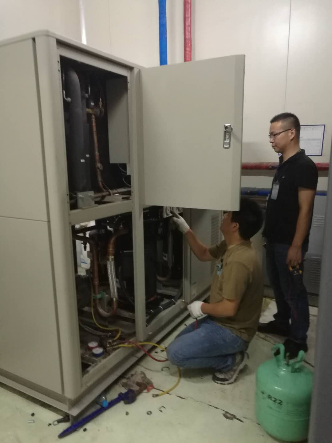 冷水機維修水冷工業(yè)冷水機維修  第2張